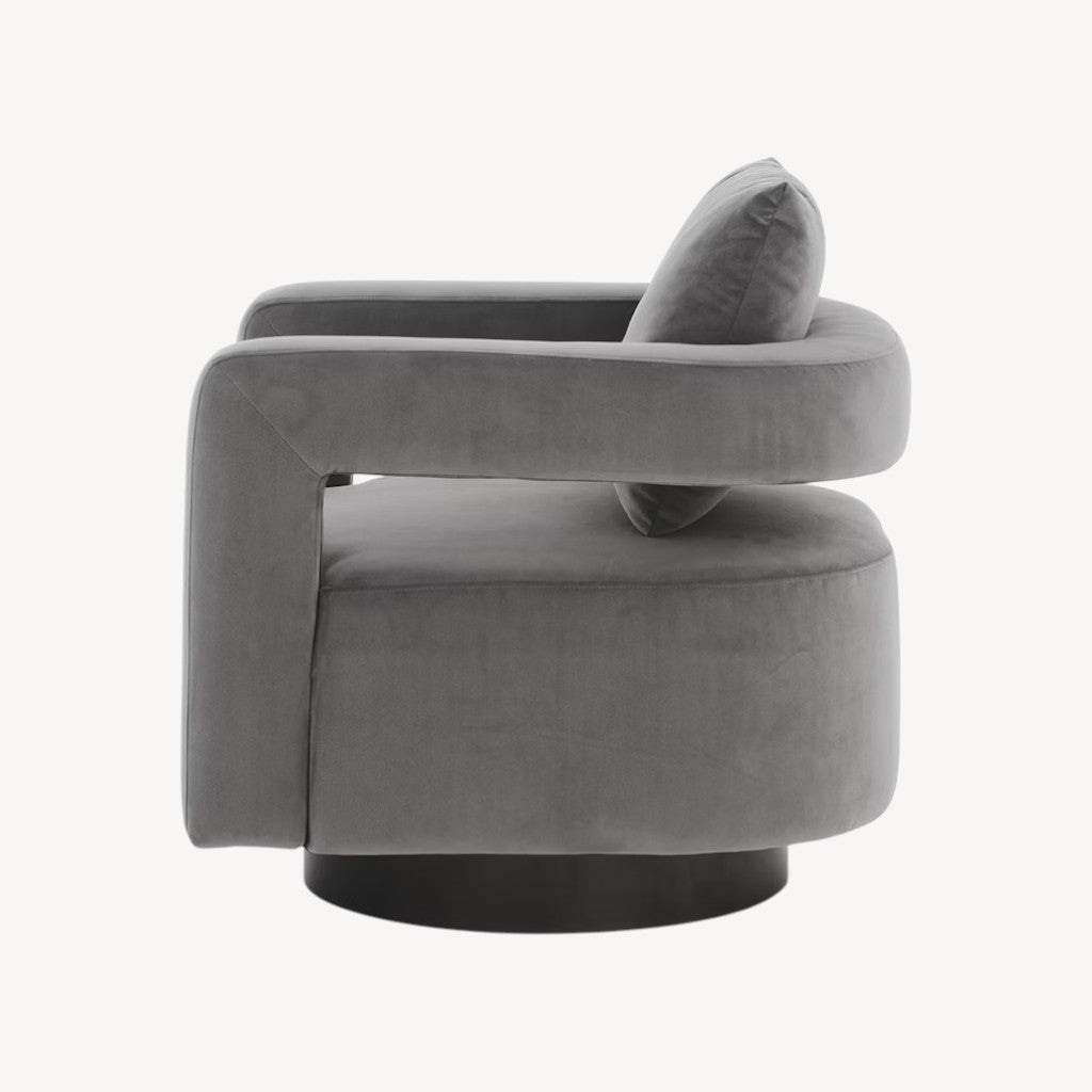 A3000256 Alcoma Swivel Accent Chair | Signature Design by Ashley