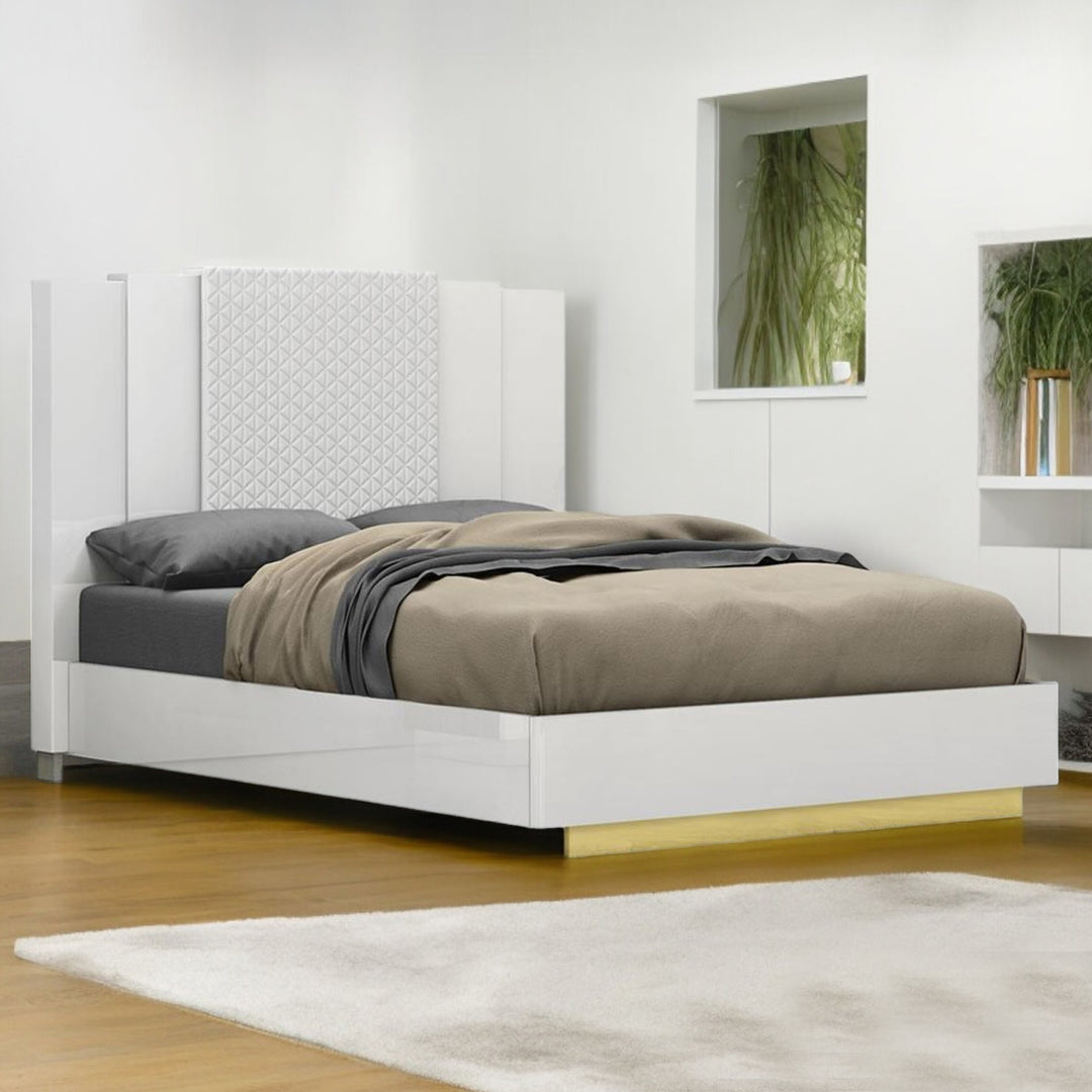Hannah Pearl White Platform Bed - Providing Maximum Comfort For Luxurious and Cozy Atmosphere
