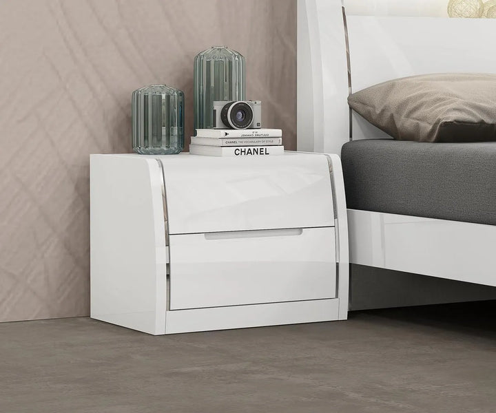 Langport 2-Drawer Exquisite Nightstand - White